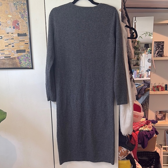 Zynni Cashmere Gray Sweater - Picture 6 of 10